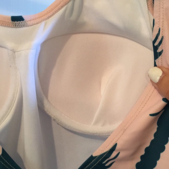 Stevie Hender Swim wear! 2018 Palm Beach suit 🌴👙 - Picture 2 of 5